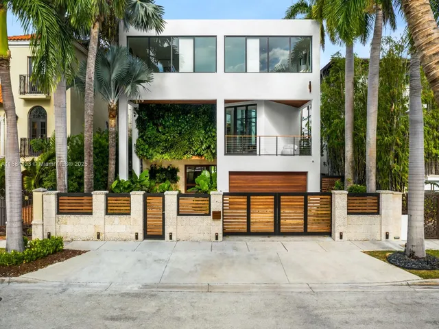 $8,999,000 | 1755 Fairhaven Place, Miami, FL 33133