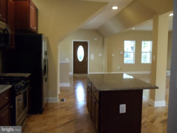 4003 Dorchester Road Baltimore, MD 21207 - Photo 18 of 30 Kitchen