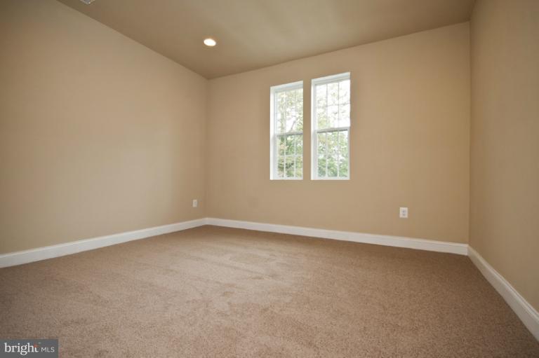 4003 Dorchester Road Baltimore, MD 21207 - Photo 6 of 30 Bedroom