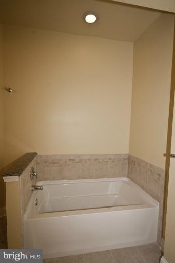 4003 Dorchester Road Baltimore, MD 21207 - Photo 9 of 30 Bath (Master)