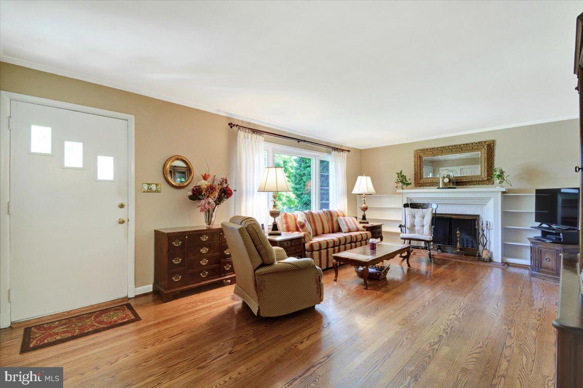 115 Croftley Road Lutherville-Timonium, MD 21093 - Photo 4 of 29 Gallery Image 4