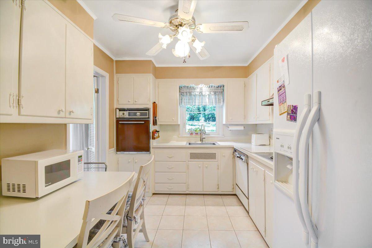 115 Croftley Road Lutherville-Timonium, MD 21093 - Photo 10 of 29 Gallery Image 10