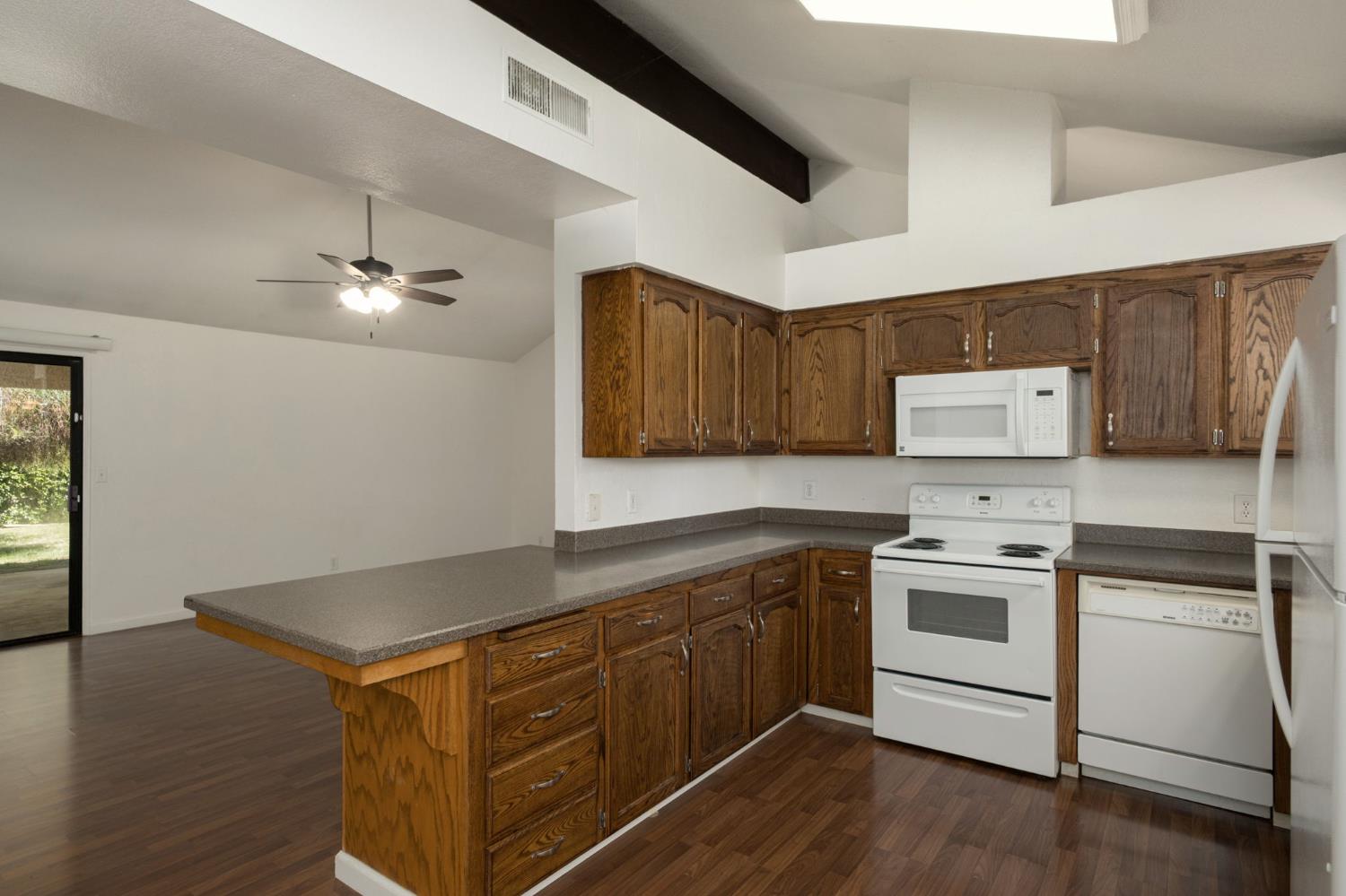 3237 Renn Avenue Clovis, CA 93611 - Photo 17 of 39 Gallery Image 17