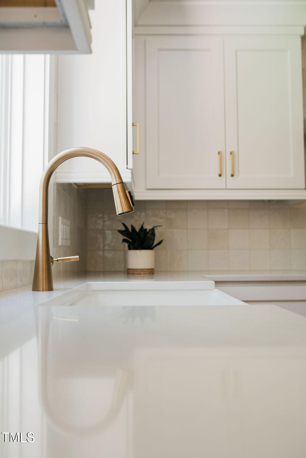 1326 Apache Lane Apex, NC 27502 - Photo 7 of 38 1326Apache-094