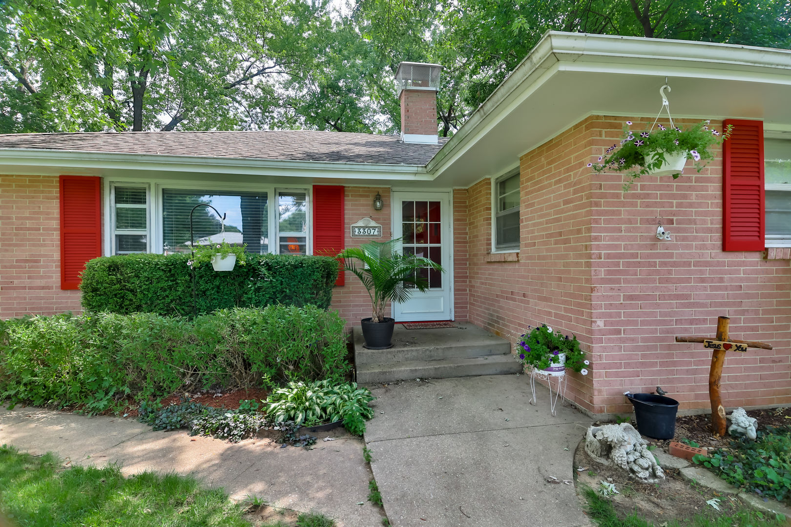 3307 Ruth Street Rockford, IL 61103 - Photo 2 of 28 a front view of a house with plants