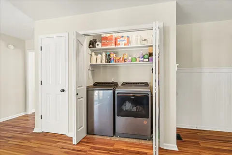 a en suite bathroom with a toilet and a sink