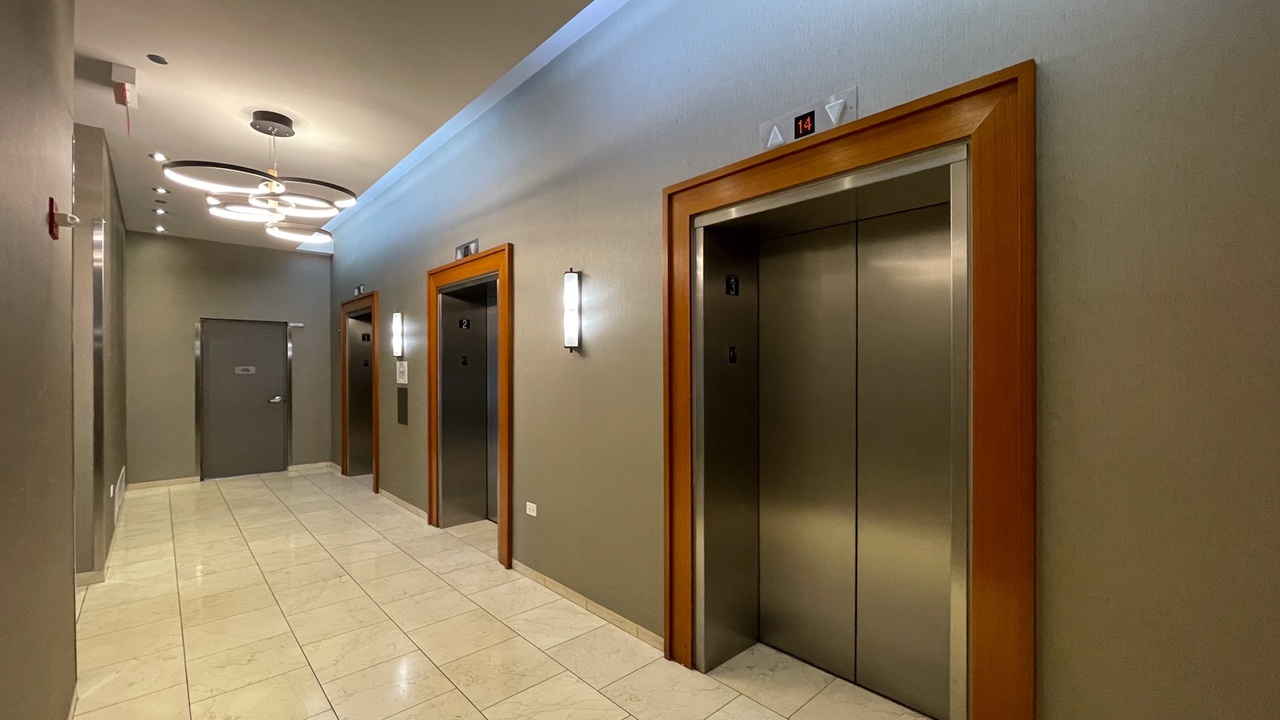 1629 South Prairie Avenue, Unit 2509 Chicago, IL 60616 - Photo 4 of 38 a view of elevator