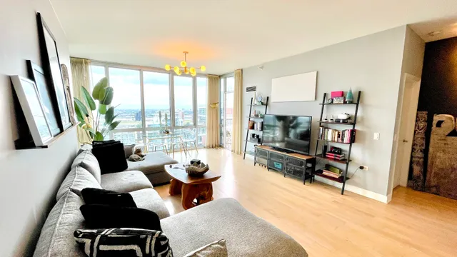 $485,000 | 1629 South Prairie Avenue, Unit 2509, Chicago, IL 60616