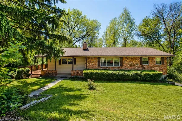 $299,950 | 14125 Old Jamestown Road, Florissant, MO 63033