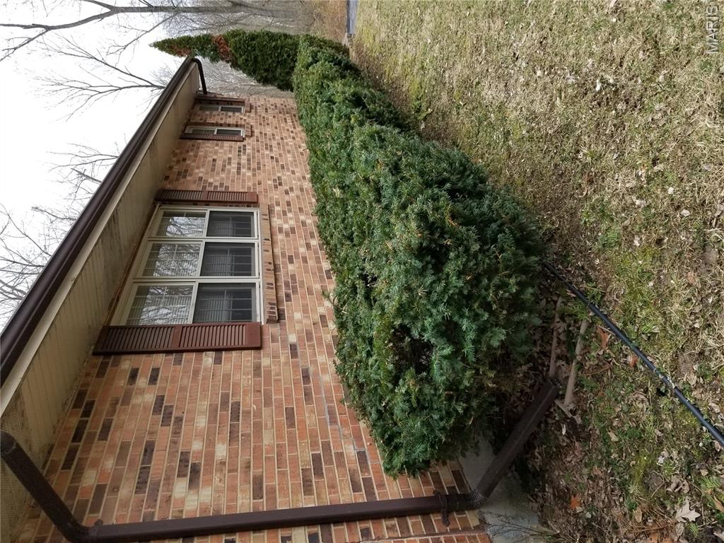 14125 Old Jamestown Road Florissant, MO 63033 - Photo 2 of 3