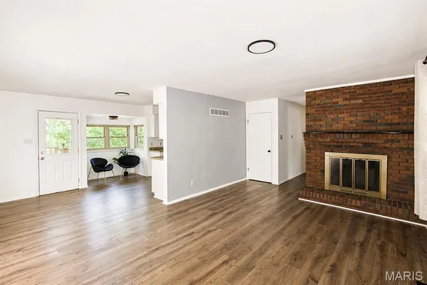 $299,950 | 14125 Old Jamestown Road, Florissant, MO 63033