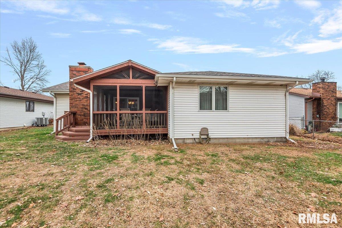 17 Hollybrook Drive Springfield, IL 62702 - Photo 34 of 36