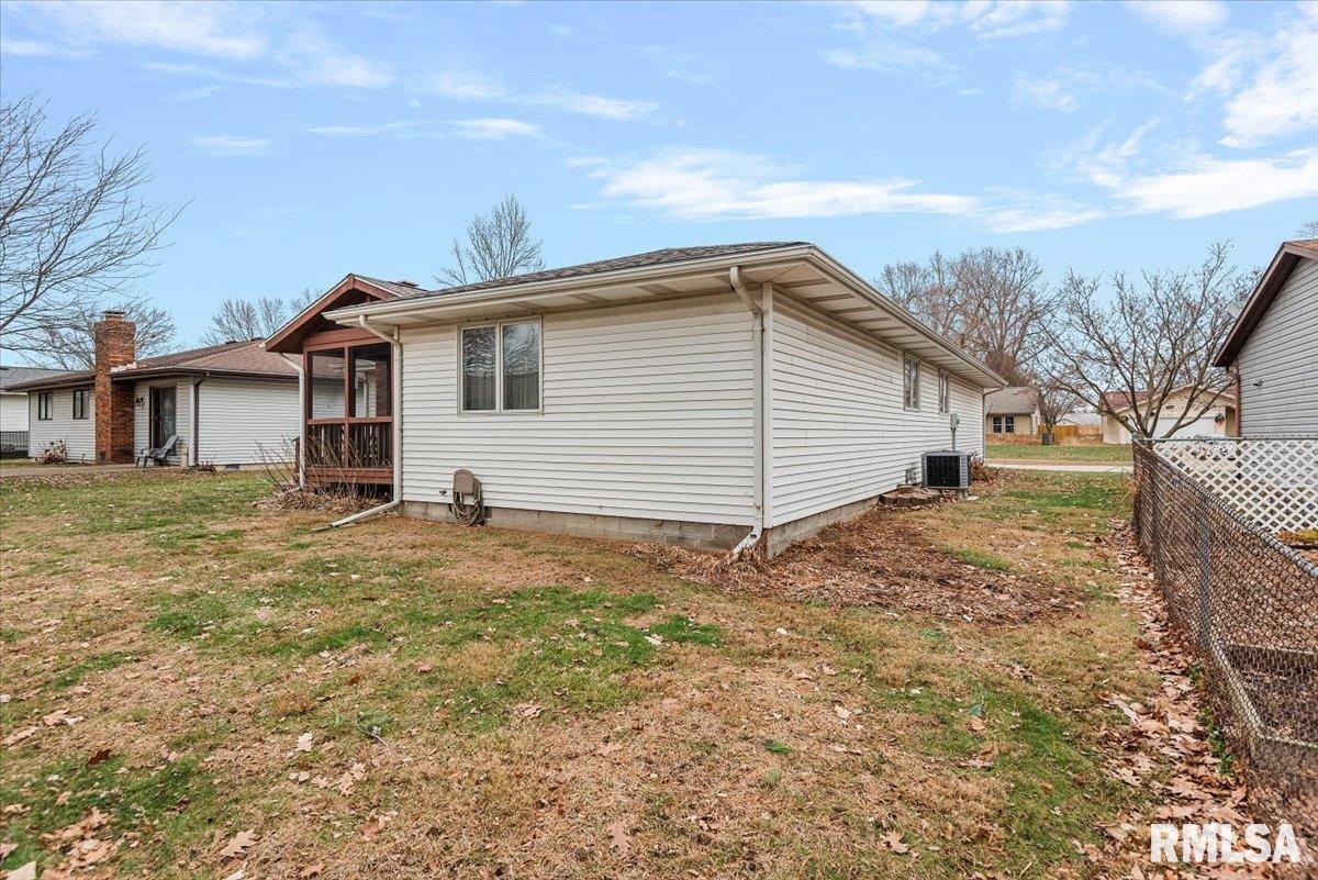 17 Hollybrook Drive Springfield, IL 62702 - Photo 35 of 36