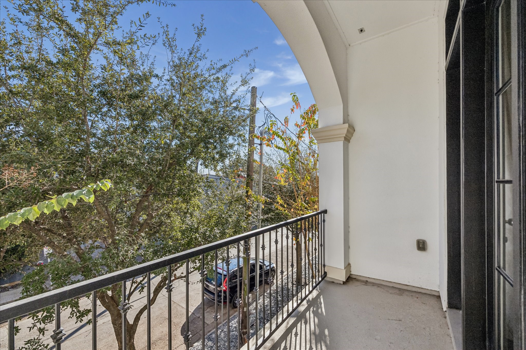 2210 Converse Street Houston, TX 77006 - Photo 14 of 35 a view of balcony