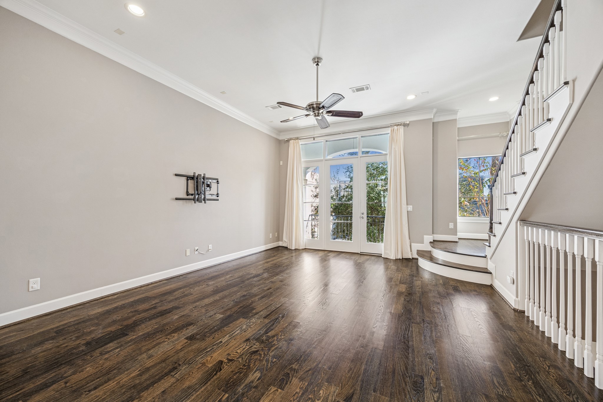 2210 Converse Street Houston, TX 77006 - Photo 34 of 35 wooden floor in an empty room with a window