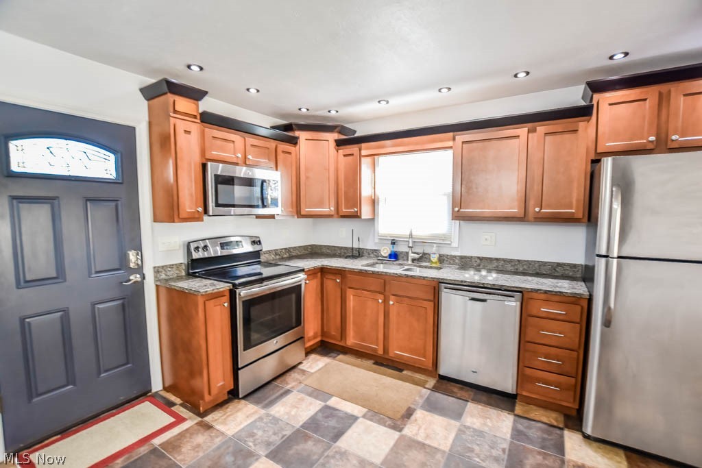 357 4th Street Northwest Canton, OH 44708 - Photo 6 of 22 Kitchen