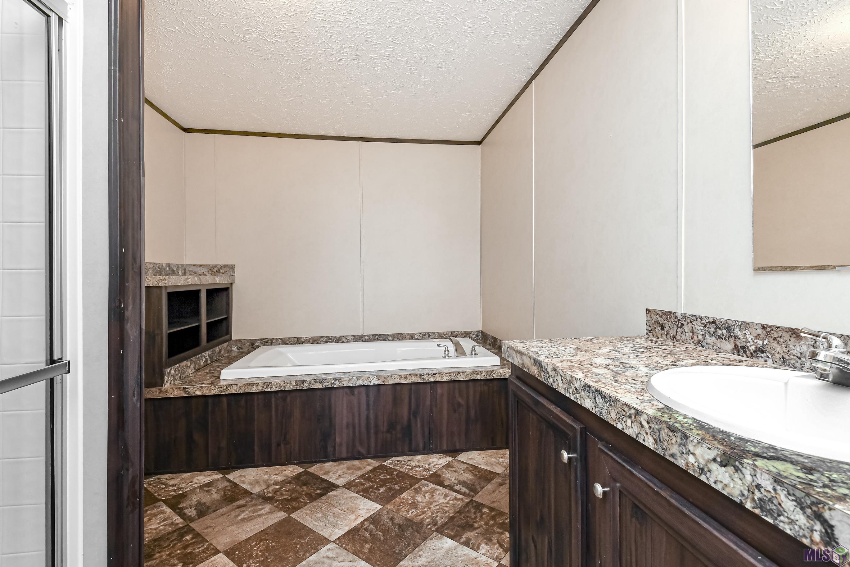 48080 Rogers A Road St. Amant, LA 70774 - Photo 9 of 21 Gallery Image 9