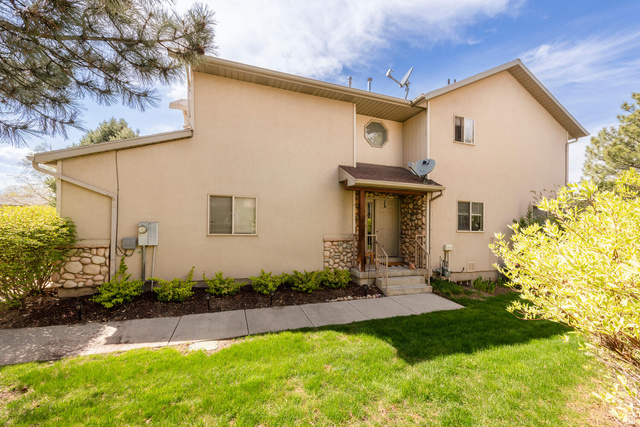 7490 Southcrest Circle Midvale, UT 84047 - Photo 22 of 44