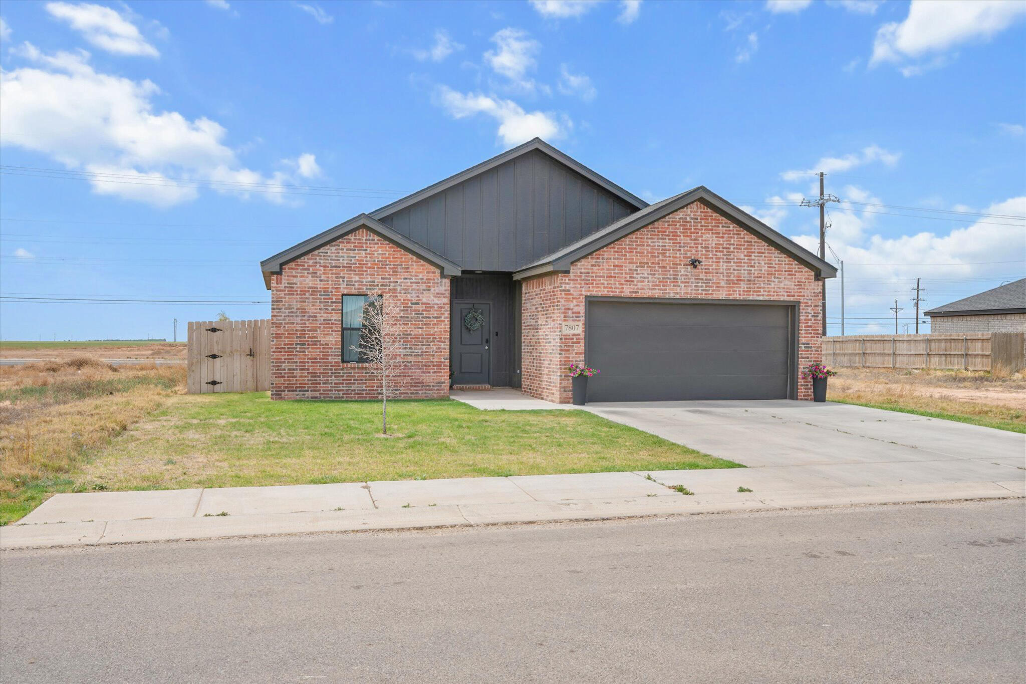 7807 97th Street Lubbock, TX 79424 - Photo 1 of 30 01- 04-7807 97th_6325