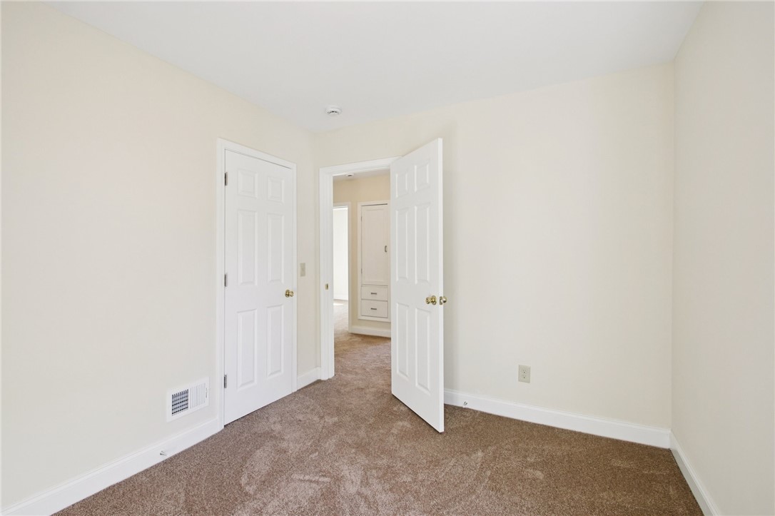 77 Sidney Street Rochester, NY 14609 - Photo 25 of 43