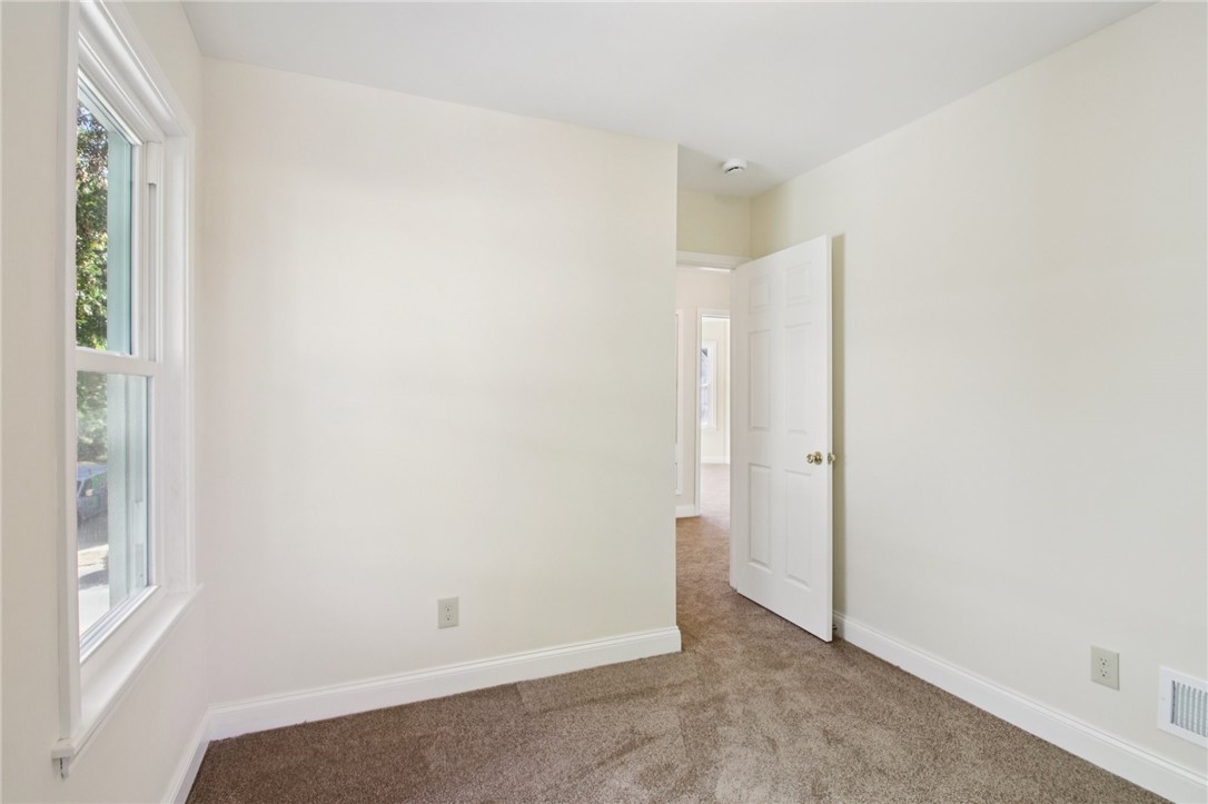 77 Sidney Street Rochester, NY 14609 - Photo 27 of 43