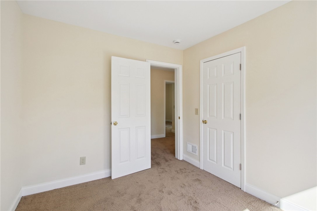 77 Sidney Street Rochester, NY 14609 - Photo 29 of 43