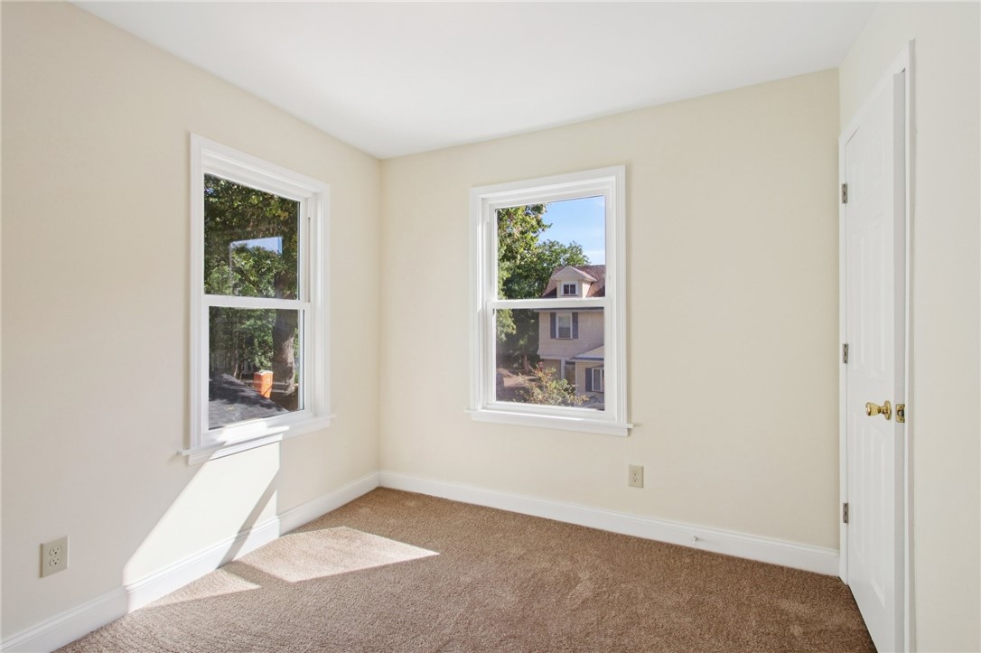 77 Sidney Street Rochester, NY 14609 - Photo 30 of 43