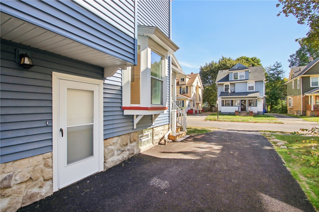 77 Sidney Street Rochester, NY 14609 - Photo 39 of 43