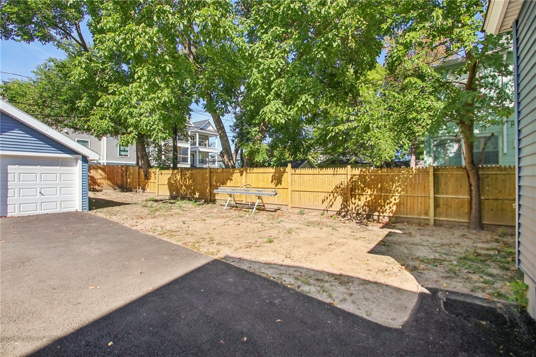 77 Sidney Street Rochester, NY 14609 - Photo 40 of 43