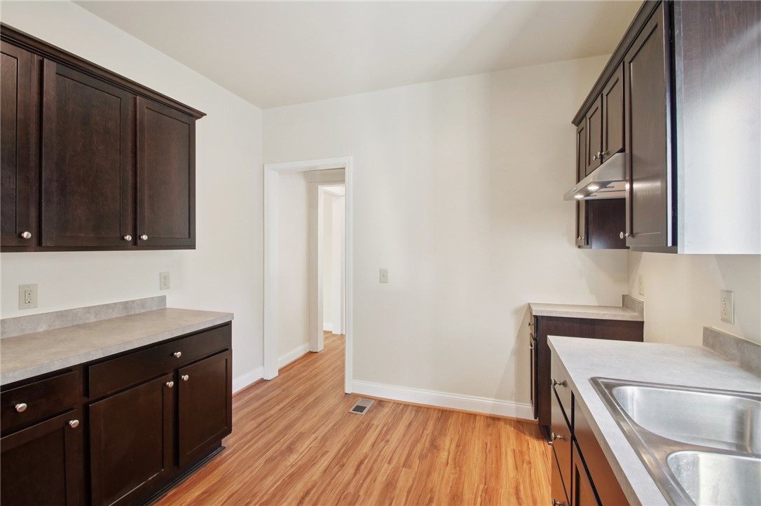 77 Sidney Street Rochester, NY 14609 - Photo 7 of 43