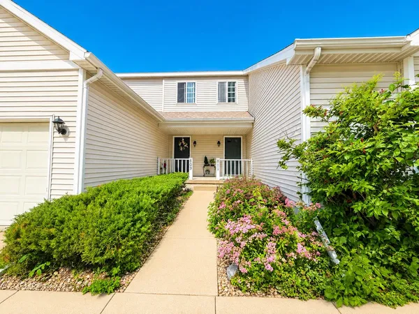 $672,900 | 809-811 Vista Ridge Drive, Mount Horeb, WI 53572