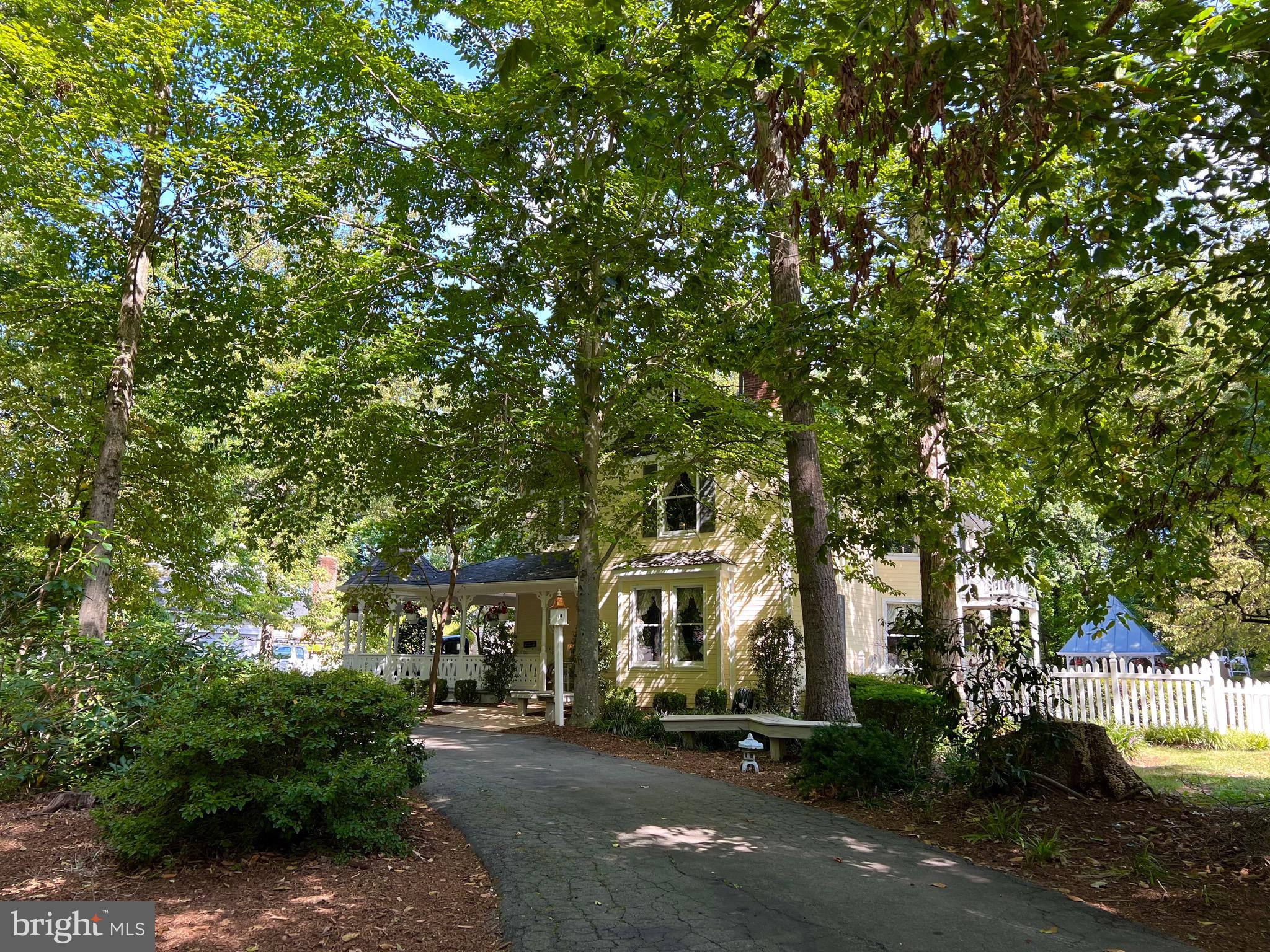 3690 Russell Road Woodbridge, VA 22192 - Photo 14 of 58 Driveway