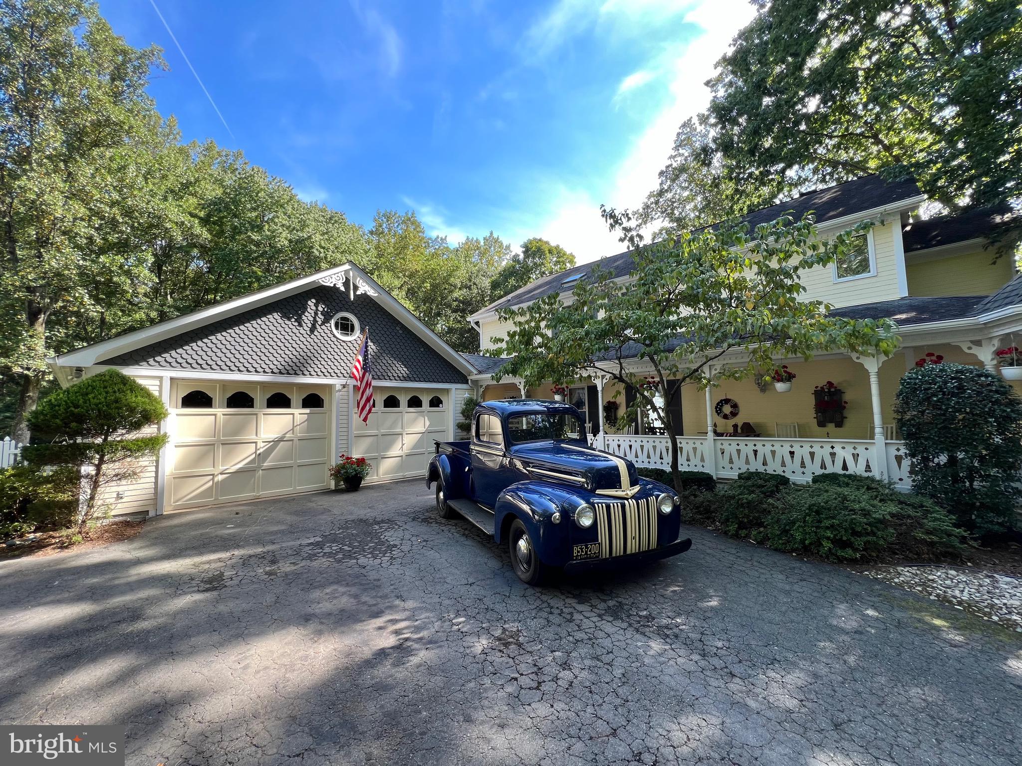 3690 Russell Road Woodbridge, VA 22192 - Photo 19 of 58 2 Car Garage