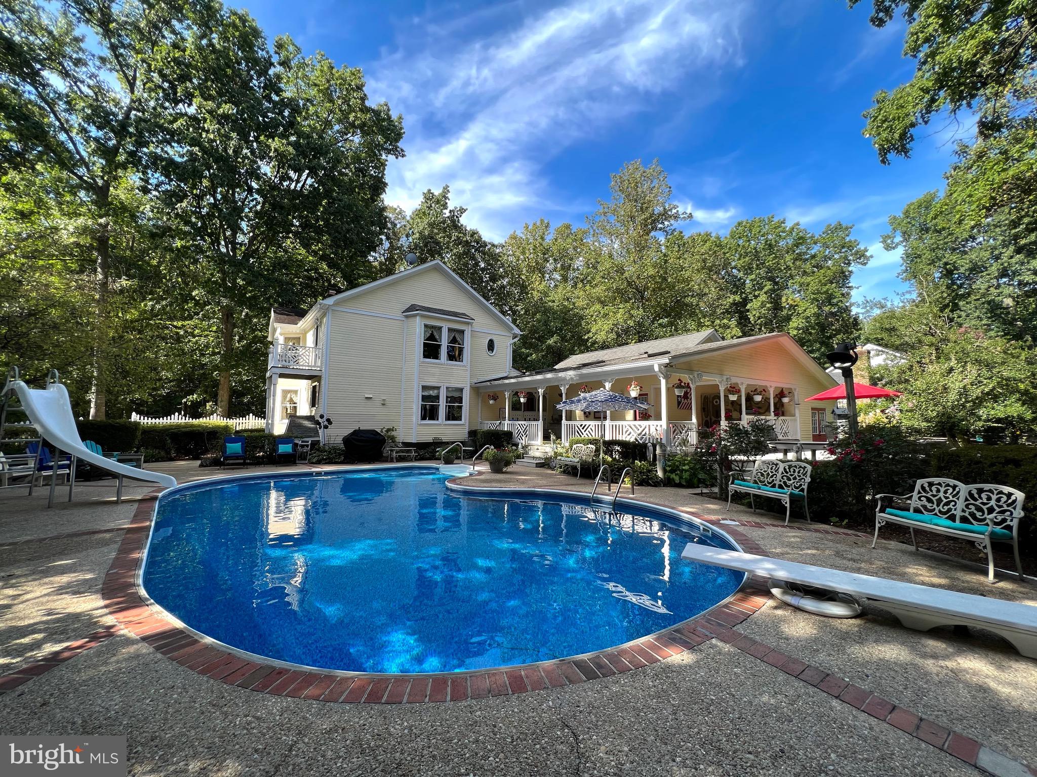 3690 Russell Road Woodbridge, VA 22192 - Photo 2 of 58 In ground pool