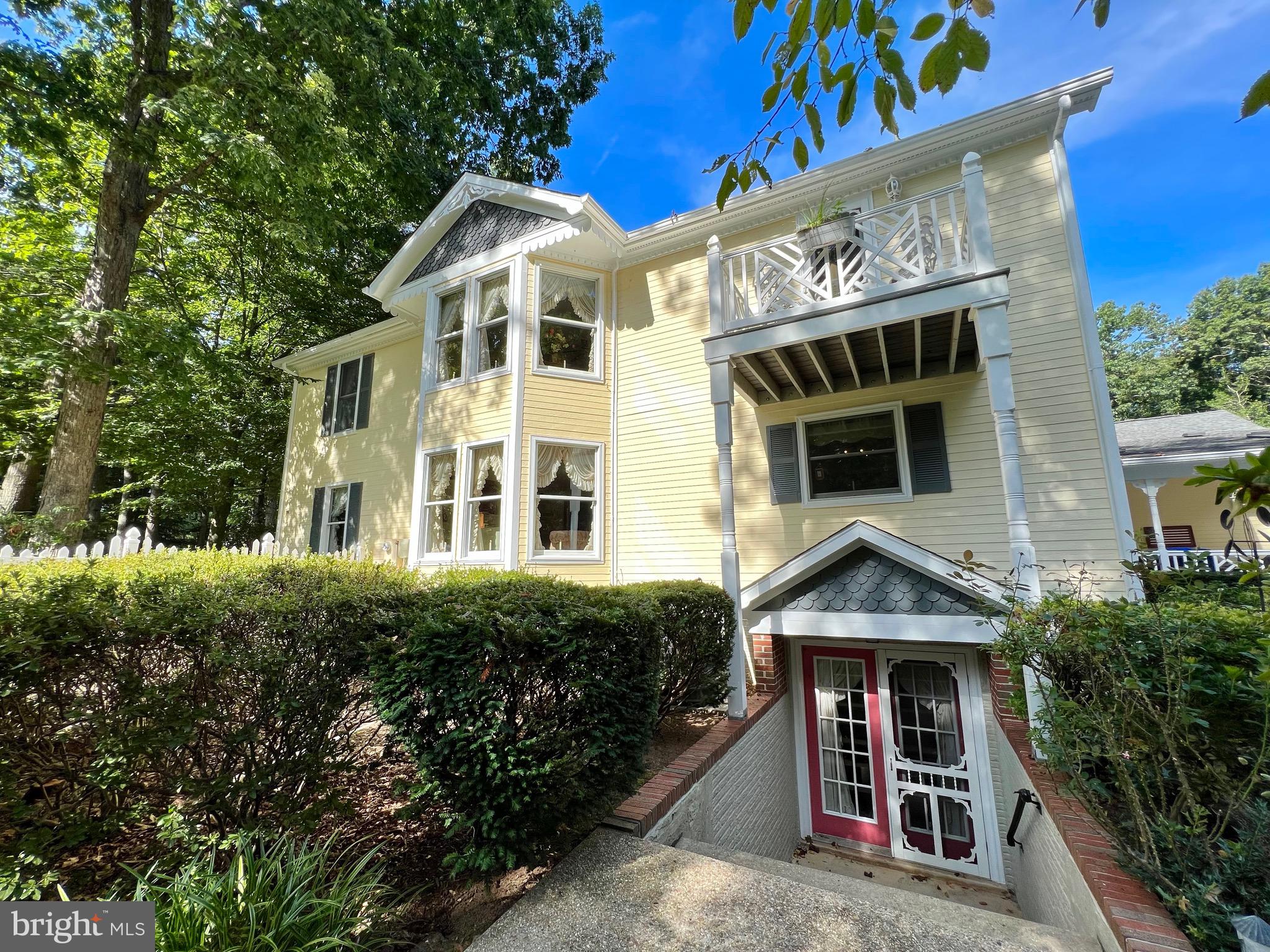 3690 Russell Road Woodbridge, VA 22192 - Photo 22 of 58 Side home