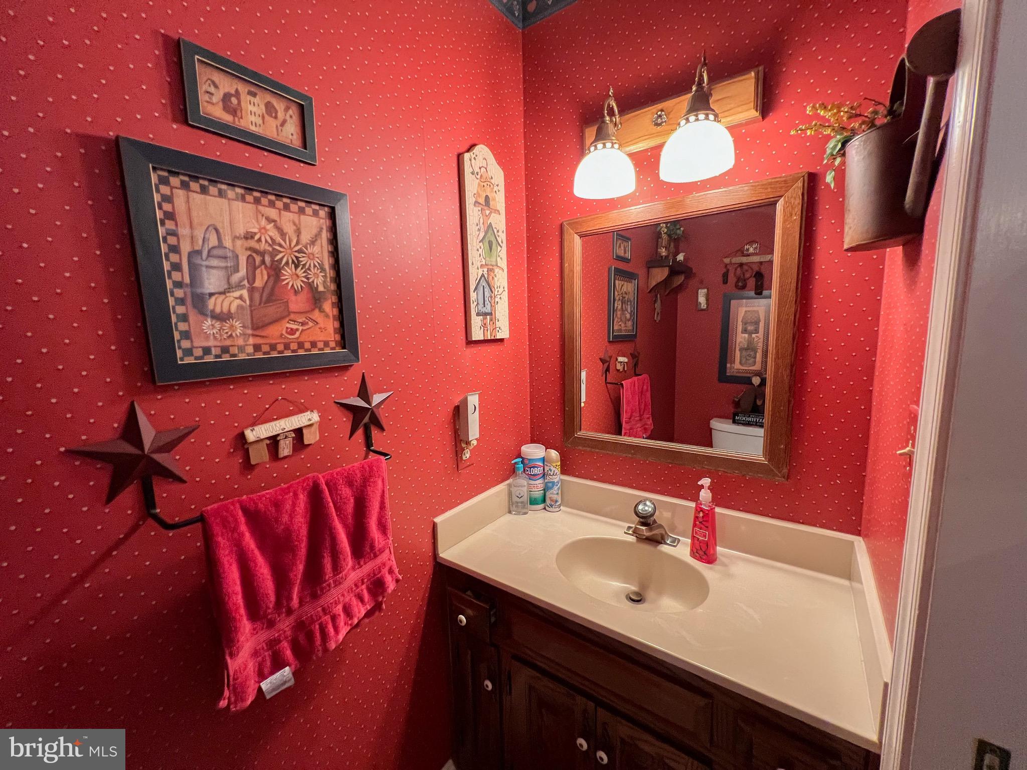 3690 Russell Road Woodbridge, VA 22192 - Photo 34 of 58 Half Bath