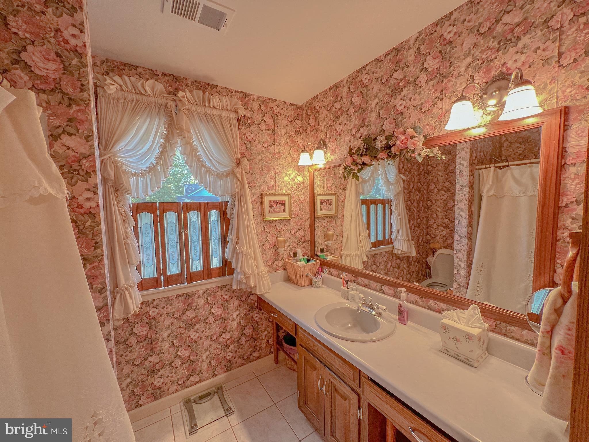 3690 Russell Road Woodbridge, VA 22192 - Photo 41 of 58 Full Bath Upstairs