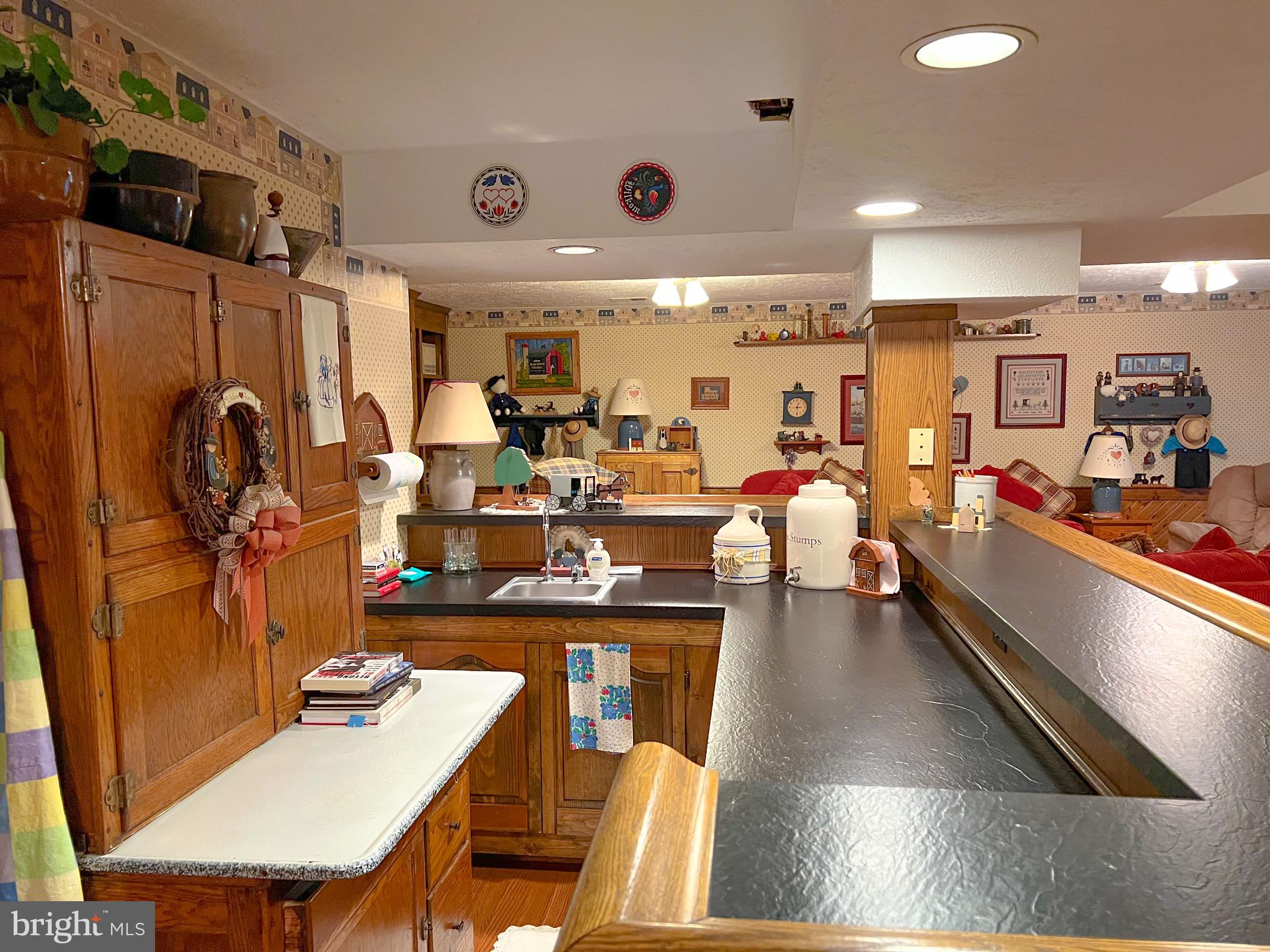 3690 Russell Road Woodbridge, VA 22192 - Photo 53 of 58 Rec room bar