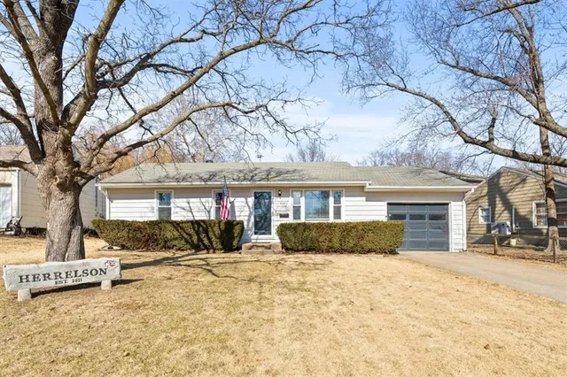 $250,000 | 426 West 87th Street, Kansas City, MO 64114