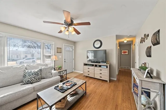 $250,000 | 426 West 87th Street, Kansas City, MO 64114