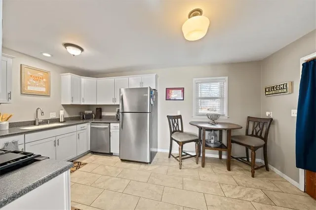 $250,000 | 426 West 87th Street, Kansas City, MO 64114