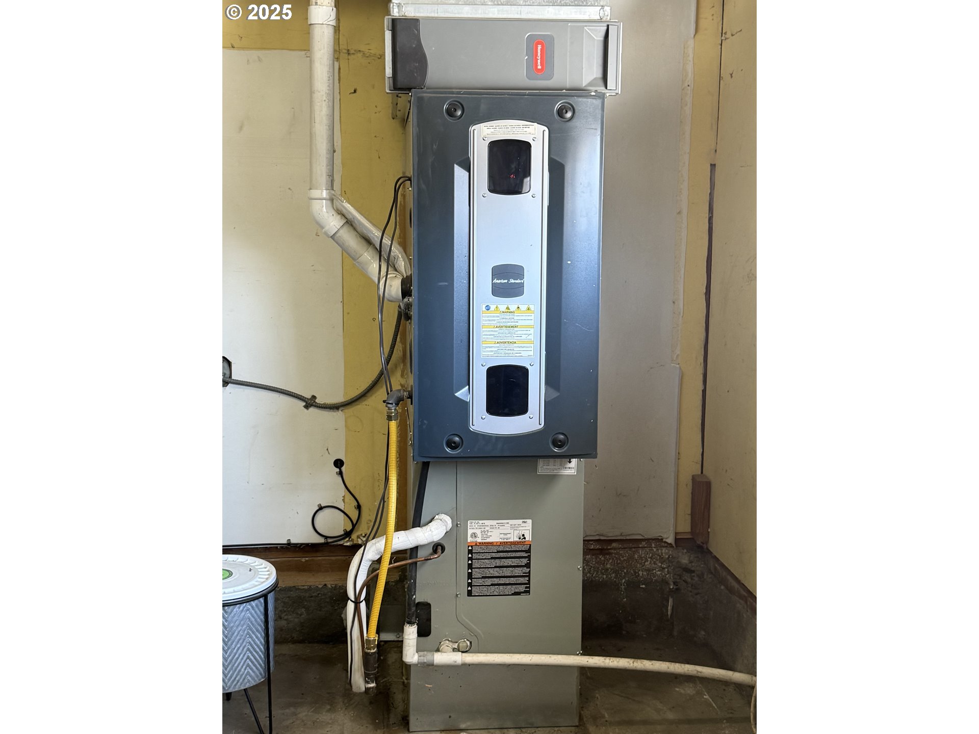 1511 Southwest 41st Street Pendleton, OR 97801 - Photo 14 of 18 a picture of a bathroom with a sink