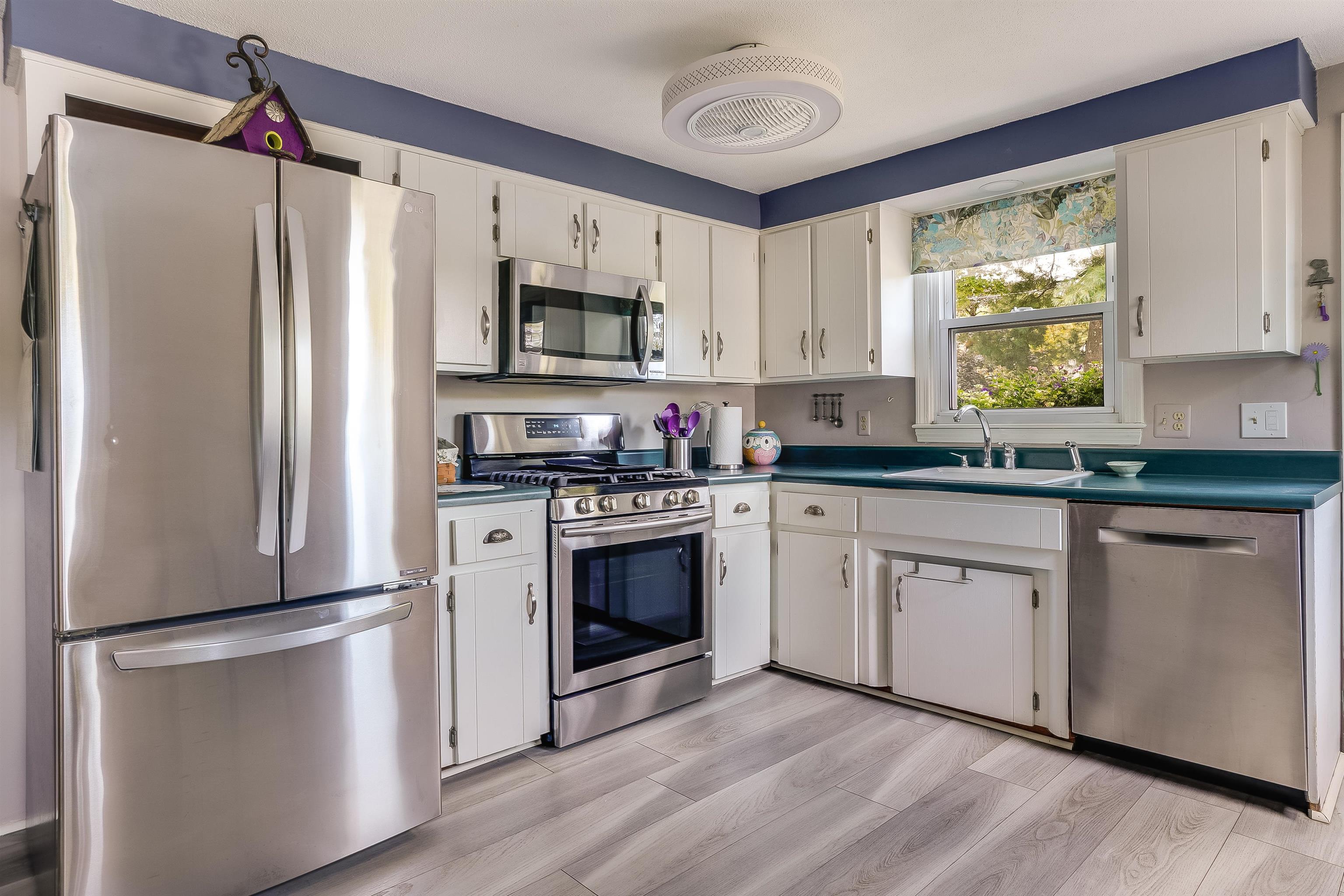 22 Newburgh Road Nashua, NH 03062 - Photo 17 of 40