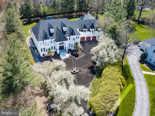 a view of outdoor space yard and patio