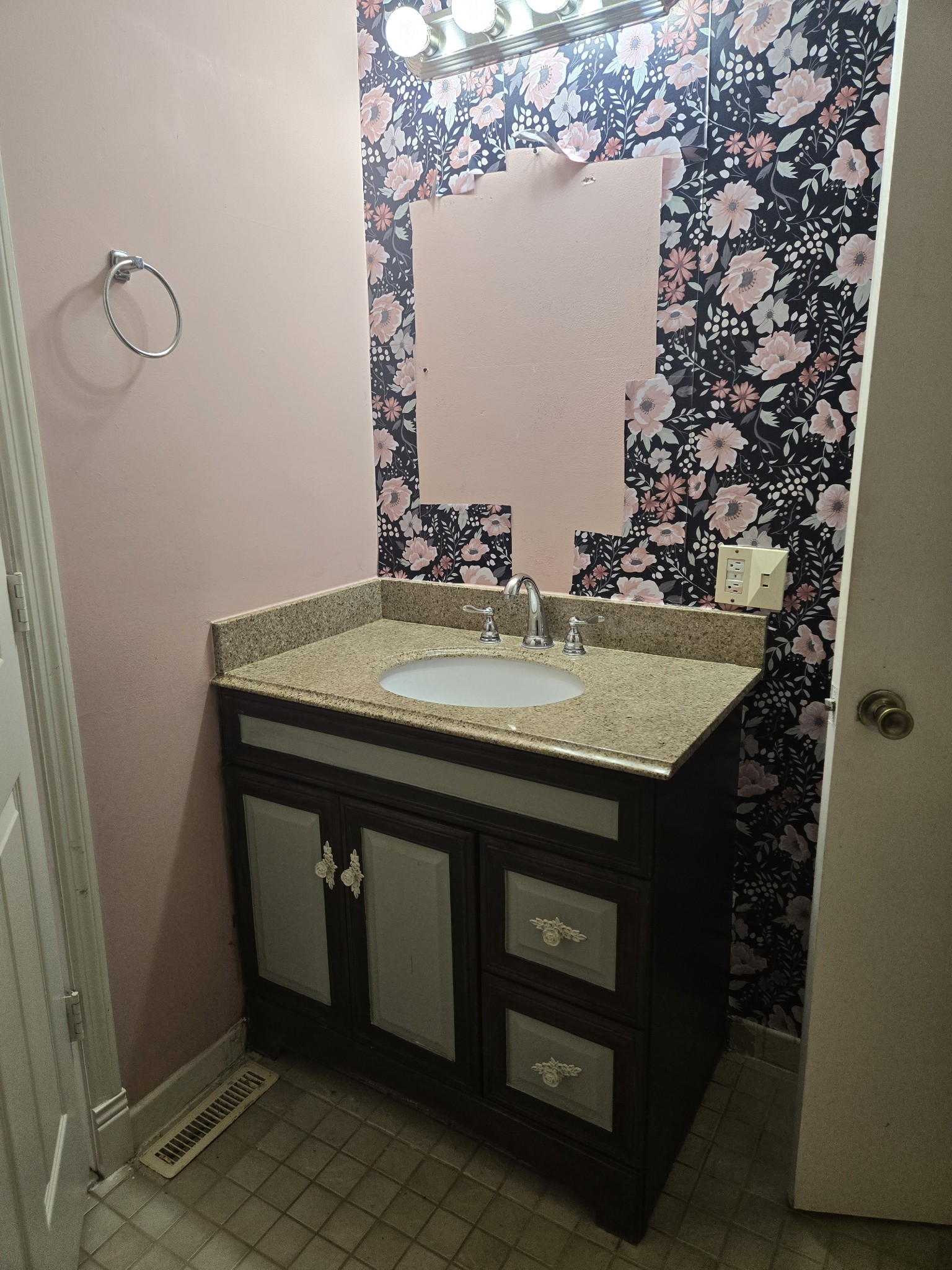 4671 Talley Road Springfield, TN 37172 - Photo 13 of 19 a view of a sink in a bathroom