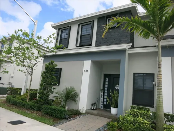 $2,800 | 444 Northeast 1st Street, Florida City, FL 33034