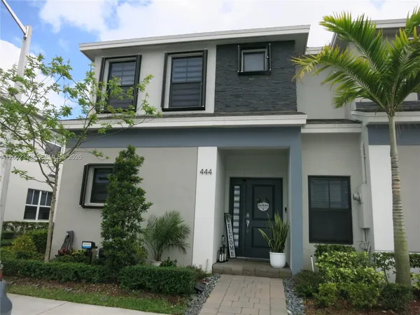 $2,800 | 444 Northeast 1st Street, Florida City, FL 33034