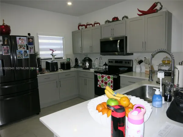 $2,800 | 444 Northeast 1st Street, Florida City, FL 33034