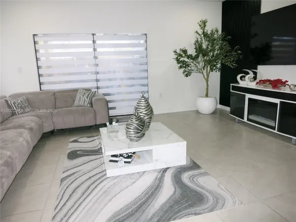 $2,800 | 444 Northeast 1st Street, Florida City, FL 33034