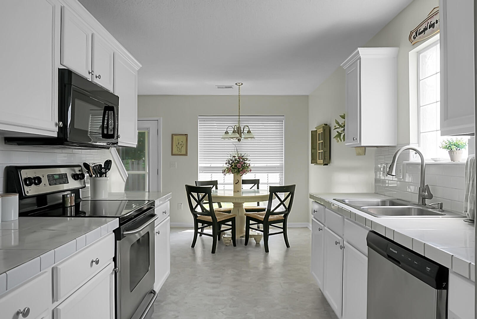 9255 Ayscough Road Summerville, SC 29485 - Photo 14 of 32 kitchen